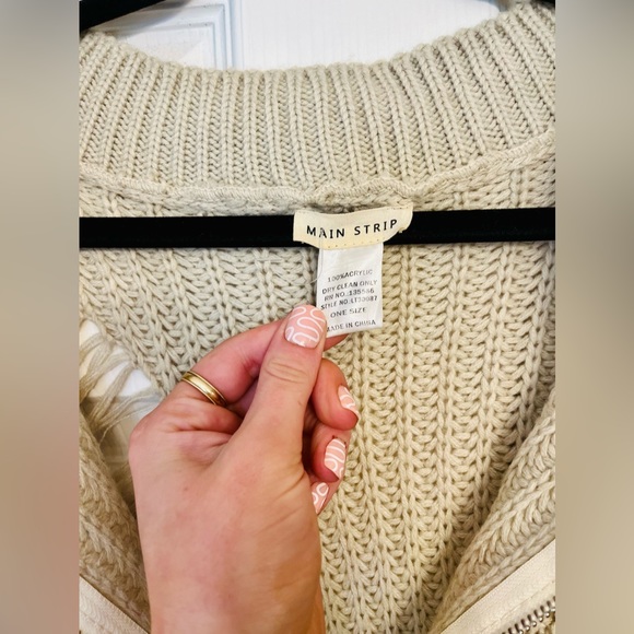 Main Strip cream oversized distressed zipper cardigan; ONESIZE;perfect condition - Picture 6 of 7